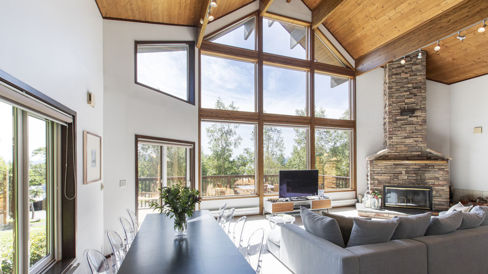 Impressive living area window walls